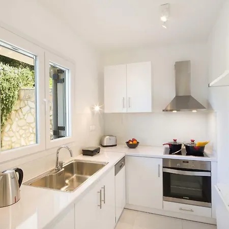 Seaview Luxurious Near Corfu Town By Konnect - Adults Only Apartment *